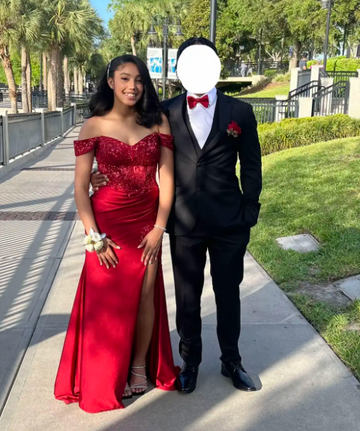 Niulatu Off-Shoulder Sheath Long Prom Dresses Applique Satin Red Evening Dress with Slit HZ1026